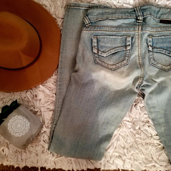 YNQ - Picture 2 of 3